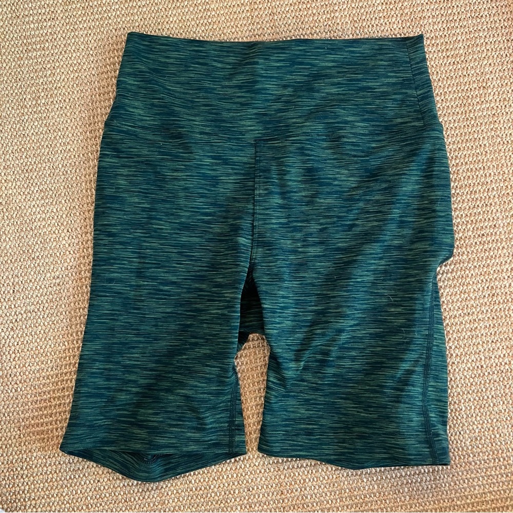 Outdoor Voice Flow 7” Short